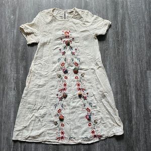 Size Small Linen Dress w/Embroidery Roolee